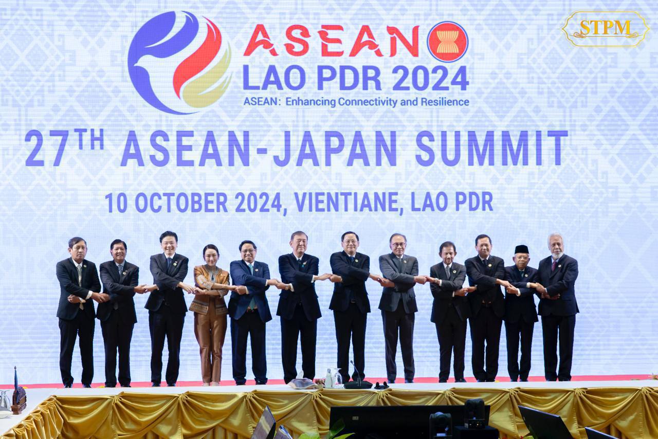 Outcomes of the 27th ASEAN-China Summit, the 25th ASEAN-Republic of Korea Summit, the 27th ASEAN-Japan Summit, the 4th ASEAN-Australia Summit, the 21st ASEAN-India Summit, the ASEAN-Canada Special Summit and the 27th ASEAN Plus Three Summit