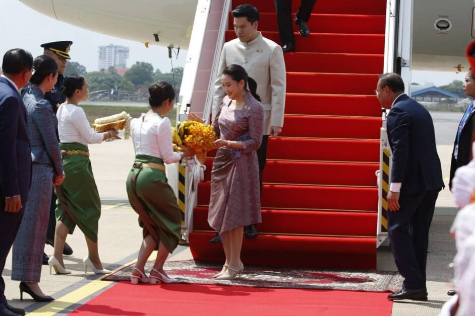 លោកជំទាវ ផែថងថាន ស៊ីណាវ៉ាត្រ នាយករដ្ឋមន្រ្តីថៃ ដឹកនាំគណៈប្រតិភូជាន់ខ្ពស់មកដល់ព្រះរាជាណាចក្រកម្ពុជា ប្រកបដោយសុវត្ថិភាព