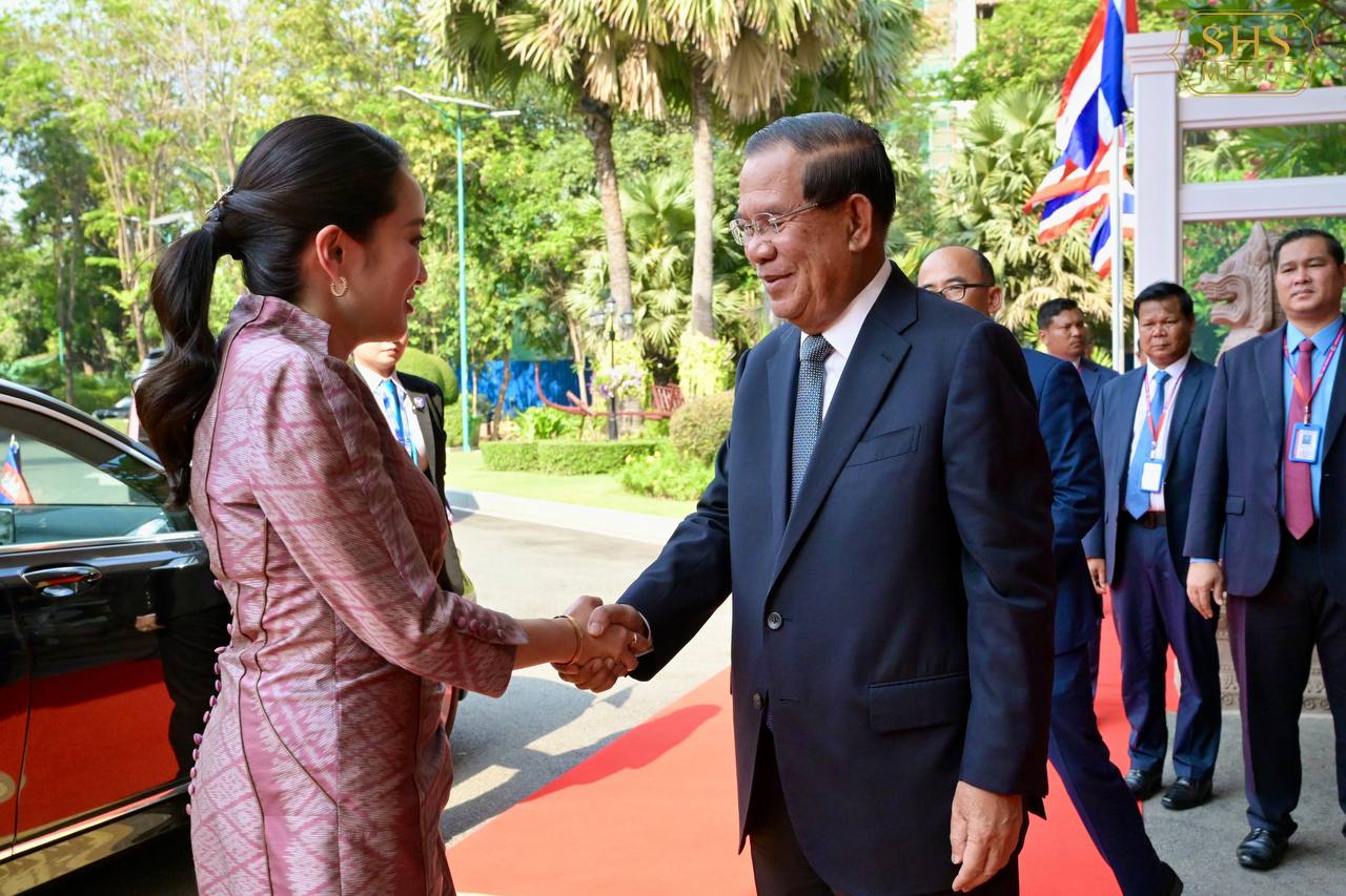 សម្ដេចតេជោ ហ៊ុន សែន ស្វាគមន៍លោកជំទាវ Paetongtarn Shinawatra នាយករដ្ឋមន្រ្តីនៃព្រះរាជាណាចក្រថៃ អញ្ជើញជួបសម្តែងការគួរសម