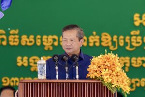 រាជរដ្ឋាភិបាលកម្ពុជា ចាត់ទុកកុមារជាអ្នកបន្តវេនរបស់ប្រទេសជាតិ ដូចពាក្យស្លោកថា “កុមារជាទំពាំងស្នងឫស្សី” និង “កុមារជាសសរទ្រូងសម្រាប់ប្រទេសជាតិ”