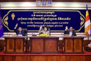 ជនណាឃុបឃិតជាមួយបរទេស ប្រព្រឹត្តអំពើក្បត់ជាតិ ត្រូវប្រឈមមុខនឹងច្បាប់ដកសញ្ជាតិខ្មែរ