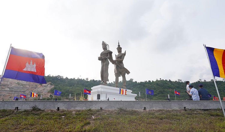 Cambodian Public Opinion Responds to Article by The Nation Thailand on Traditional Attire and UNESCO Heritage Listing