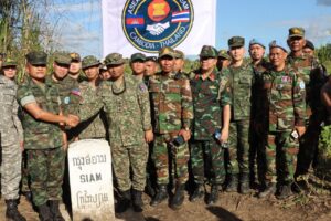 សេចក្តីប្រកាសព័ត៌មាន របស់ អ្នកនាំពាក្យក្រសួងការពារជាតិ | AOT ចុះពិនិត្យ និងសង្កេតការណ៍ នៅចំណុចបង្គោលព្រំដែនលេខ ៥២-៥៣ នៅឃុំកំរៀង និងឃុំបឹងរាំង ស្រុកកំរៀង