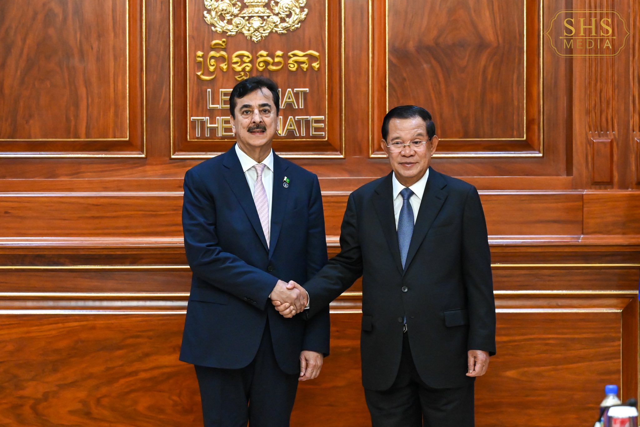 សម្តេចតេជោ ហ៊ុន សែន អញ្ជើញជួបពិភាក្សាការងារជាមួយឯកឧត្តម ស៊ីយ៉េដ យូសាហ្វ រ៉ាសា ហ្គីឡានី (Syed Yusuf Raza Gillani) ប្រធានព្រឹទ្ធសភា នៃសាធារណរដ្ឋឥស្លាមប៉ាគីស្ថាន