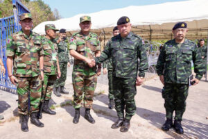 Cambodian, Thai military delegation return to headquarters after border talk fails