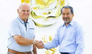 Senior Minister Keo Remy Meets Senior US Judge to Discuss Border Dispute, Human Rights