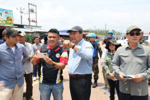 In Pictures: Diplomats Witness Illegal Border Occupation by Thai Military as Cambodia Shows Thmor Da Map