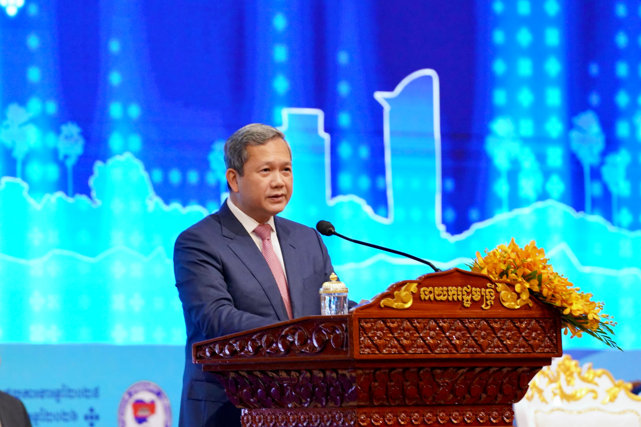 សម្តេចធិបតី ហ៊ុន ម៉ាណែត ណែនាំឲ្យតាមដានតម្លៃប្រេងឥន្ធនៈ និងអំពាវនាវម្ចាស់ស្ថានីយប្រេងឥន្ធនៈ កុំដំឡើងថ្លៃ