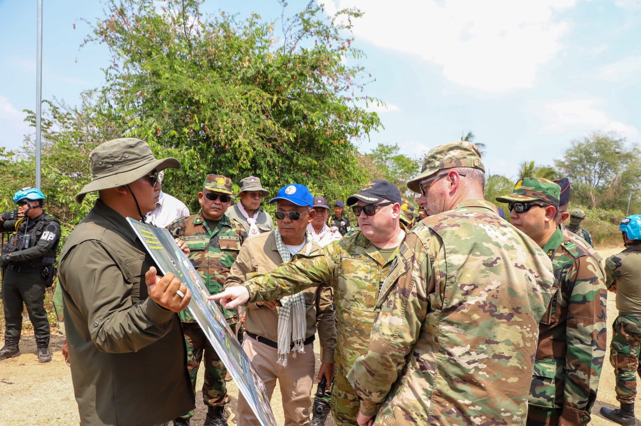 សេចក្តីប្រកាសព័ត៌មាន លោកជំទាវឧត្តមសេនីយ៍ឯក ម៉ាលី សុជាតា៖ អនុព័ន្ធយោធាបរទេស ប្រចាំព្រះរាជាណាចក្រកម្ពុជាចំនួន ១២ប្រទេស ចុះទៅពិនិត្យទីតាំងជាក់ស្តែងនៅភូមិព្រៃចាន់