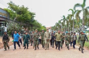 ក្រុមអនុព័ន្ធយោធាបរទេស (MACPP) ប្រចាំកម្ពុជា ចុះសង្កេតការណ៍នៅច្រកអូរស្មាច់ ខេត្តឧត្តរមានជ័យ ក្រោយបទឈប់បាញ់ចូលជាធរមាន