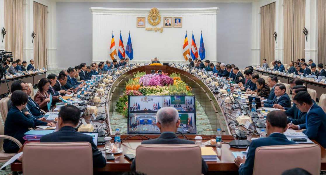 របាយការណ៍វឌ្ឍនភាពស្តីពីការអនុវត្តវិធានការអន្តរាគមន៍ជួយអតីតពលករដែលវិលត្រឡប់ពីប្រទេសថៃ បានឆ្លងកិច្ចប្រជុំពេញអង្គគណៈរដ្ឋមន្ត្រីនៅថ្ងៃព្រហស្បតិ៍នេះ