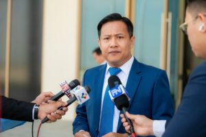 ប្រធានក្រុមអ្នកនាំពាក្យរបស់នាយករដ្ឋមន្រ្តី បញ្ជាក់ពីដំណើរអញ្ជើញញចូលរួមកិច្ចប្រជុំកំពូលស្តីពីសុខភាពតែមួយ (One Health Summit) នៅទីក្រុងលីយ៉ុង និងបំពេញទស្សនកិច្ចការងារ នៅរដ្ឋធានីប៉ារីស សាធារណរដ្ឋបារាំង