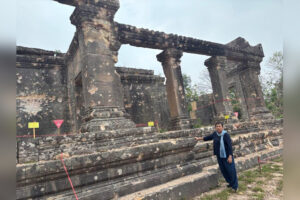Thai cluster munitions attacks on Preah Vihear threaten Cambodian tourism, security