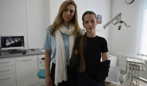 Ukrainian refugees head home — for dental work