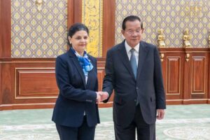 សម្តេចតេជោ ហ៊ុន សែន អនុញ្ញាតឱ្យលោកជំទាវ Magadalini Nicolaou ឯកអគ្គរដ្ឋទូតតែងតាំងថ្មីនៃសាធារណរដ្ឋក្រិកប្រចាំនៅកម្ពុជា ចូលជួបប្រគល់សារតាំង