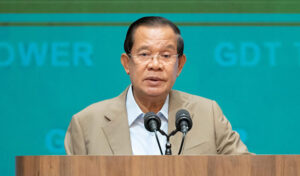 Hun Sen says Thais should honour JBC and peaceful negotiations