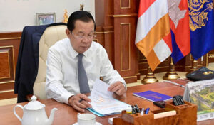 Hun Sen urges caution against drowsy driving during World Cup