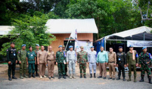 ASEAN Observer Team visits displaced families in Preah Vihear