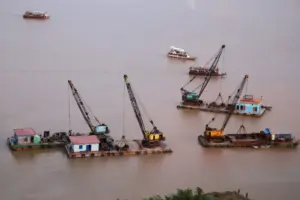 Mines minister Rottanak defends legal sand dredging amid public backlash