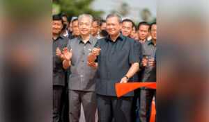 PM Urges Compliance with Overloading Rules to Protect Roads