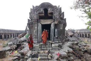 ឯកឧត្តម នេត្រ ភក្ត្រា៖ប្រាសាទព្រះវិហារក្រោមគ្រាប់ផ្លោង៖ ស្លាកស្នាមនៃសកម្មភាពឈ្លានពានប្រដាប់អាវុធរបស់យោធាថៃលើបេតិកភណ្ឌពិភពលោក