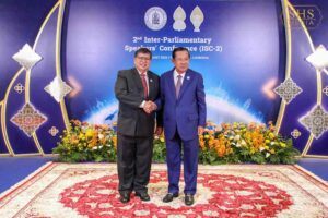 សម្ដេចតេជោ ហ៊ុន សែន អញ្ជើញទទួលជួបសម្ដែងការគួរសម និងពិភាក្សាការងារជាមួយ ឯកឧត្តម Tan Sri Dato JOHARI BIN ABDUL ប្រធានរដ្ឋសភាម៉ាឡេស៊ី