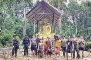 កម្ពុជាតវ៉ាជំទាស់​នឹង​ការ​ដំឡើង​រូប​ចម្លាក់​ព្រះពុទ្ធ​ស៊ីម៉ងត៍​នៅ​ស្រុក​អន្លង់វែង