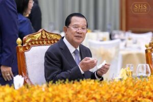 សម្តេចតេជោ ហ៊ុន សែន លើកឡើងពីសារៈសំខាន់នៃពាក្យស្លោកមួយឃ្លា «បរា​ជ័យ​ក្នុង​សា​លា ប្រសើរជាងបរាជ័យក្នុងជីវិត» សម្រាប់សិស្ស-និស្សិត